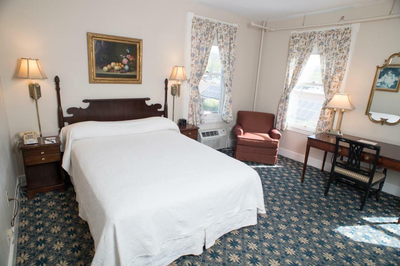 Middlebury Inn Exterior photo