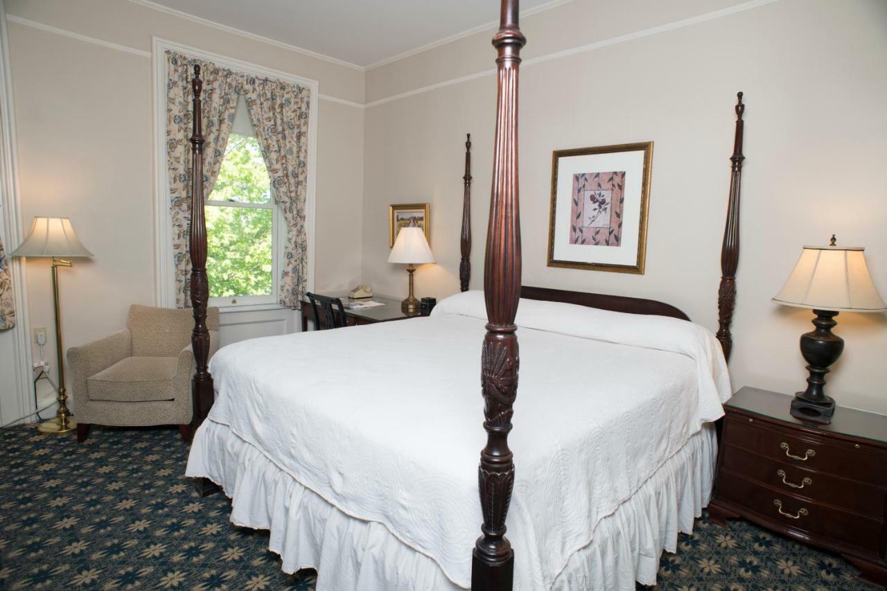 Middlebury Inn Exterior photo